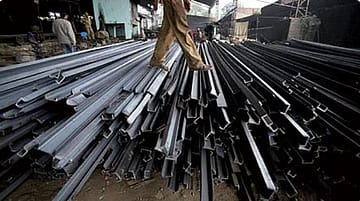 Who’s Funding India’s Small Businesses Now? Private Banks Lead, PSBs Slip