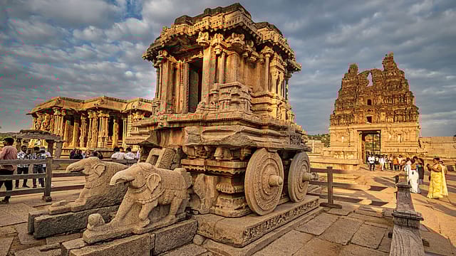 Desolation Row: Blame Hindus too for Hampi’s desecration Desolation Row: Blame Hindus too for Hampi’s desecration