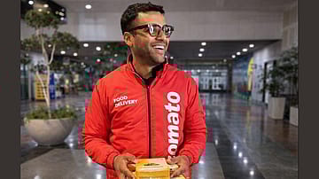 Life After the Founder: What Eternal’s Transition Really Tests 