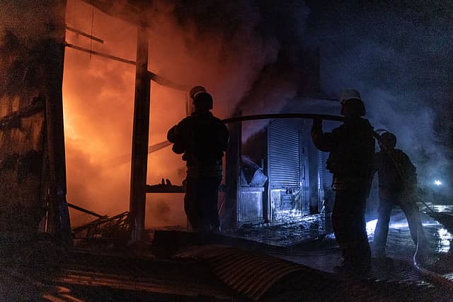 Russian Missile Barrage Strikes Ukraine’s Power Grid Ahead of Peace Talks
