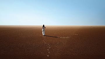 Travelogue: Footprints in the Salt