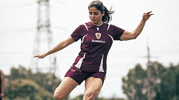 Asylum-Seeking Iranian Women Footballers Join Brisbane Roar Training After Asian Cup Exit