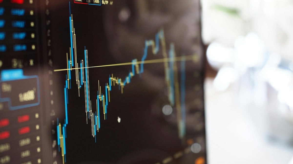 Indian Markets Open Flat Amid Weak Global Cues, Lower Oil Prices Support Medium-Term Outlook - Open Magazine