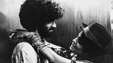 Movie Review: In Which Annie Gives It Those Ones: Of Dreamers and Rebels