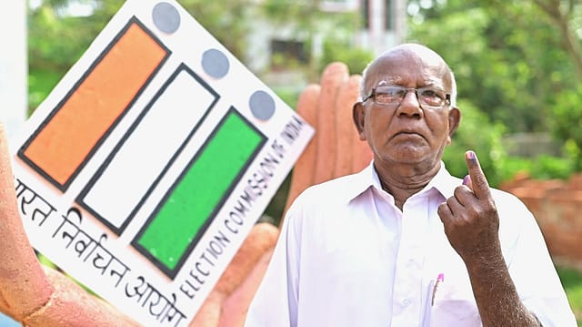 Democracy in Full Swing: West Bengal, Tamil Nadu Post Strong Voter Turnout by 3 PM