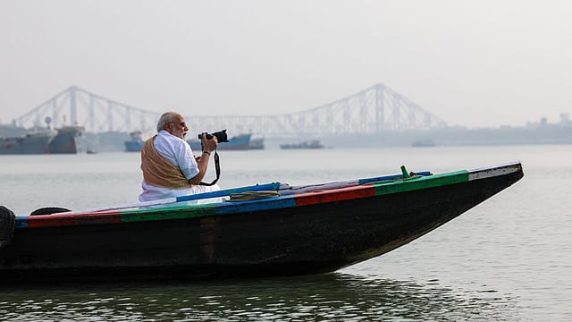 Watch | PM Modi Takes Boat Ride on Hooghly River, Admires Howrah Bridge from the Waters