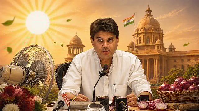 No AC, Just Onion: Jyotiraditya Scindia’s Unique Advice Amid Rising Heatwave Concerns