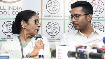 Mamata Banerjee Refuses to Resign, Claims ‘Moral Victory’ Despite BJP Landslide in Bengal