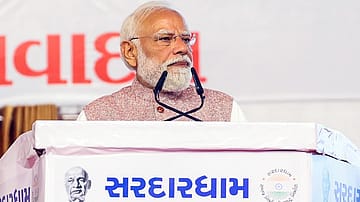 PM Modi Cuts Convoy Size, Pushes EV Use in Line with ‘Responsible Patriotism’ Call