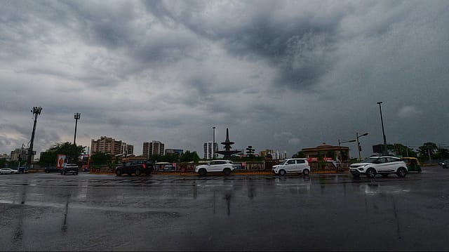 Delhi Braces for Thunderstorms, Gusty Winds Today; Mercury Set to Rise This Week