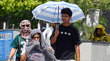 North India Heatwave Intensifies: Doctors Report Surge in Heatstroke, Dehydration Cases