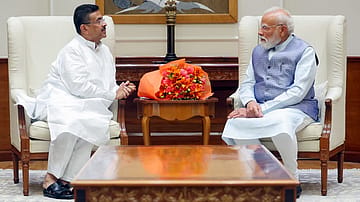 CM Suvendu Adhikari Meets PM Modi, Promises ‘Double-Engine Growth’ for Bengal