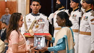 Watch | Dharmendra Conferred Padma Vibhushan Posthumously, Hema Malini Accepts Award