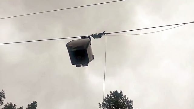 Watch | Technical Glitch Halts Gulmarg Cable Car; Rescue Teams Evacuate Tourists