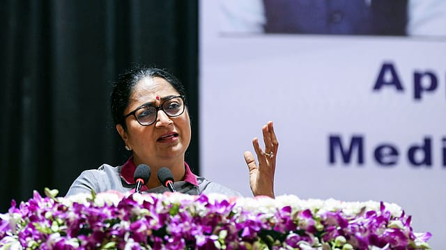 Delhi Schools to Get RO Water, Medical Rooms, Menstrual Corners Under New Plan Delhi Schools to Get RO Water, Medical Rooms, Menstrual Corners Under New Plan