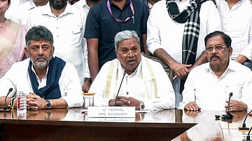 Siddaramaiah Resigns as Karnataka Chief Minister, Submits Papers to Governor