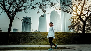 The ‘Fart Walk’ Is Real, and Experts Say It Actually Works. Here’s How