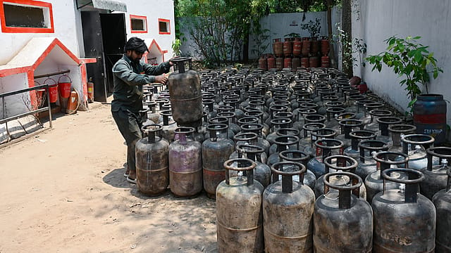 Domestic LPG Price Hiked by Rs 29; Delhi Rate Climbs to Rs 942 per Cylinder