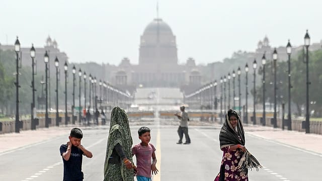 IMD Warns of 2-4°C Temperature Surge Across North India Till June 11 IMD Warns of 2-4°C Temperature Surge Across North India Till June 11