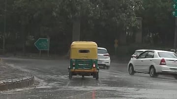 Watch | Dust Storm, Rain, Thunderstorms Hit Delhi-NCR; Flights Disrupted at IGI Airport