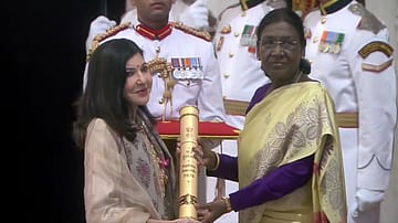 Watch | Alka Yagnik Conferred Padma Bhushan for Her Legendary Contribution to Indian Music