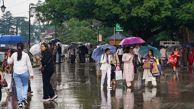Pleasant Weather and Rain Draw Tourists to Shimla as Hills Offer Relief from Plains Heat Pleasant Weather and Rain Draw Tourists to Shimla as Hills Offer Relief from Plains Heat