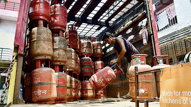Commercial LPG Prices Slashed by Rs 183.50, Delhi Rate Drops to Rs 2,930