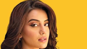 Stargazer: Akshara Singh, Habiba Nosheen and Amol Parashar