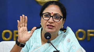 Delhi EV Policy 2026 Aims to Cut Costs, Boost Adoption: CM Rekha Gupta