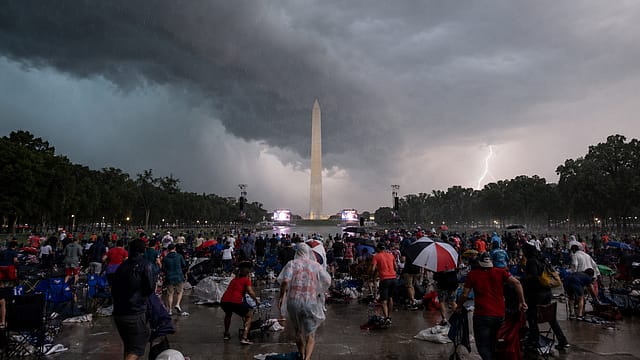 ‘Seek Shelter Immediately’: Storm Disrupts Independence Day Crowd in Washington ‘Seek Shelter Immediately’: Storm Disrupts Independence Day Crowd in Washington