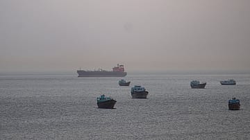UKMTO Says Tanker Hit by Projectile Near Oman, No Casualties Reported