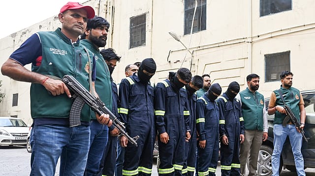 Delhi Police Bust ISI-Linked Plot to Carry Out Petrol Bomb Attacks in Delhi Delhi Police Bust ISI-Linked Plot to Carry Out Petrol Bomb Attacks in Delhi