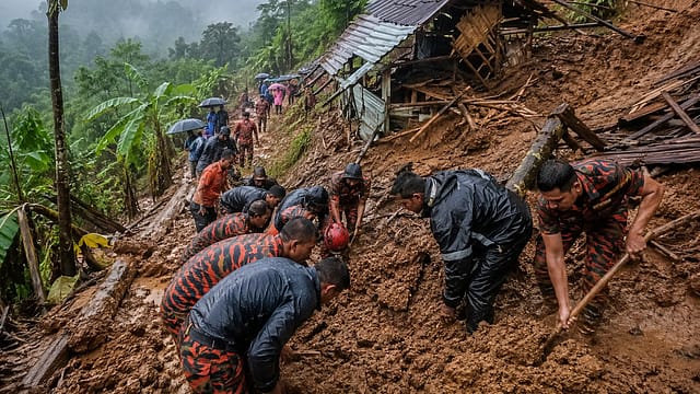 Bangladesh Landslides Kill Five, Including Child, as Monsoon Death Toll Climbs to 27 Bangladesh Landslides Kill Five, Including Child, as Monsoon Death Toll Climbs to 27
