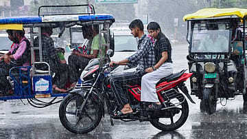 IMD Forecasts Heavy Rain in Uttar Pradesh; Prayagraj on Flood Alert