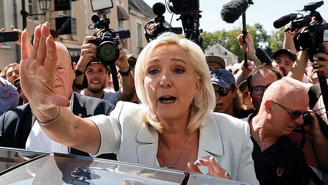 Marine Le Pen: A Poisoned Bracelet Marine Le Pen: A Poisoned Bracelet