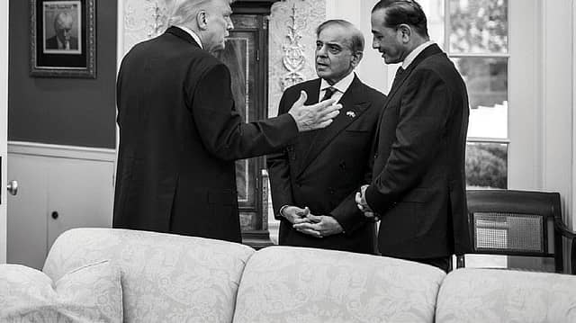 Donald Trump, Pakistan Prime Minister Shehbaz Sharif and Army Chief Asim Munir in the White House Donald Trump, Pakistan Prime Minister Shehbaz Sharif and Army Chief Asim Munir in the White House