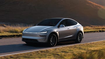 V2V technology allows nearby vehicles to communicate wirelessly by constantly exchanging real-time information such as their speed, location, direction, acceleration and braking