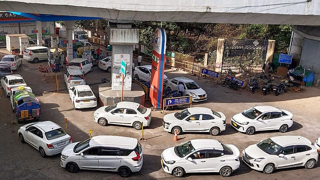 Marathi Now Mandatory for Cab, Auto Drivers in Maharashtra; Repeat Violations Could Cost Permit