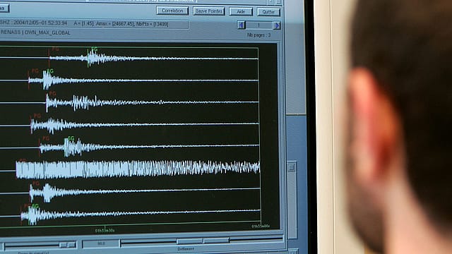 Tokyo jolted awake as the 5.9-magnitude quake rattled buildings, ruptured a water pipe and sent trains off schedule. The tsunami stayed away, but Japan is bracing for aftershocks Tokyo jolted awake as the 5.9-magnitude quake rattled buildings, ruptured a water pipe and sent trains off schedule. The tsunami stayed away, but Japan is bracing for aftershocks