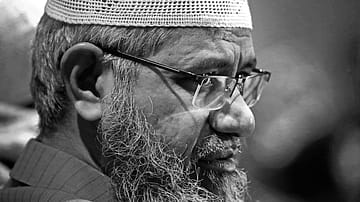 Did Malaysian PM seek Kerala cleric’s help on Zakir Naik?
