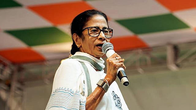 ​How analysts view Mamata’s gambit of making peace with sworn enemy CPM amidst EC row