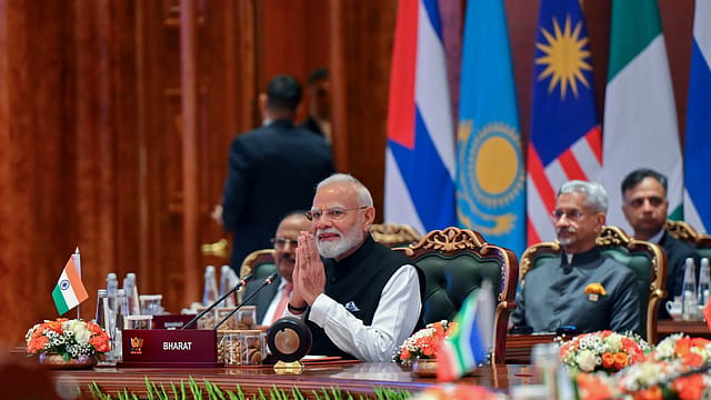 Union Cabinet Passes Resolution Hailing Modi's 25 Years as Head of Government
