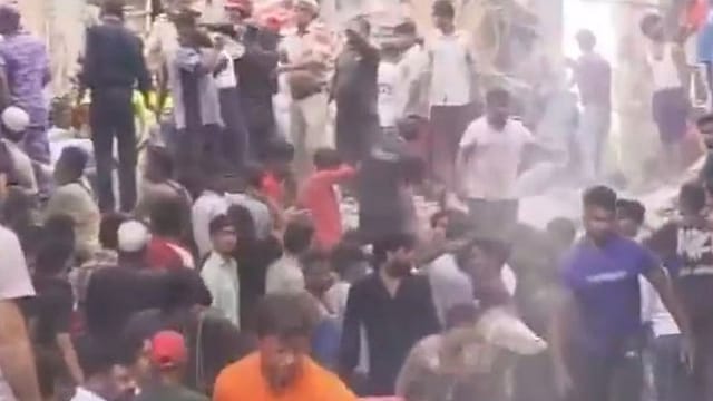 Delhi Building Collapse: Residential Structure Collapses in New Seemapuri, Month After Satya Niketan Tragedy
