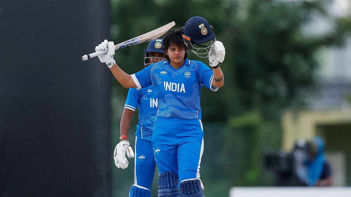 Colmn Graph Overlap Shafali Verma Shines in September: 360 Runs, 6 Wickets, and ICC Top 4 ...
