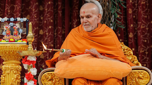 HH Mahant Swami Maharaj inaugurating the Sanskrit Pathashala in London, UK HH Mahant Swami Maharaj inaugurating the Sanskrit Pathashala in London, UK