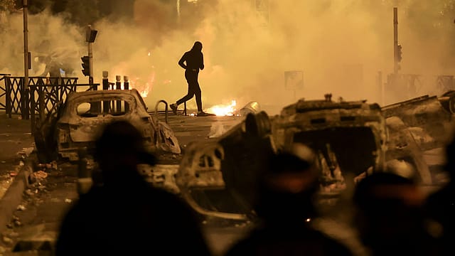 France has extended overnight curfews following violence and looting during protests over living costs and school conditions. Prime Minister Sébastien Lecornu has promised a “massive” police deployment ahead of fresh demonstrations on October 24 France has extended overnight curfews following violence and looting during protests over living costs and school conditions. Prime Minister Sébastien Lecornu has promised a “massive” police deployment ahead of fresh demonstrations on October 24