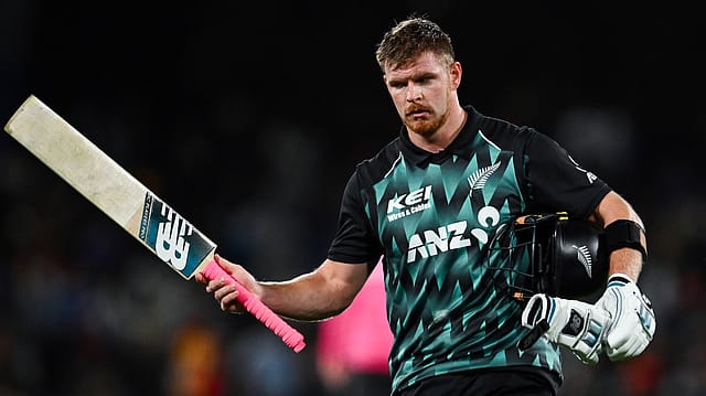Glenn Phillips once kept wicket for New Zealand but preferred bowling and the freedom of the outfield. His reinvention has since brought a Test five-wicket haul and match-winning innings across formats Glenn Phillips once kept wicket for New Zealand but preferred bowling and the freedom of the outfield. His reinvention has since brought a Test five-wicket haul and match-winning innings across formats