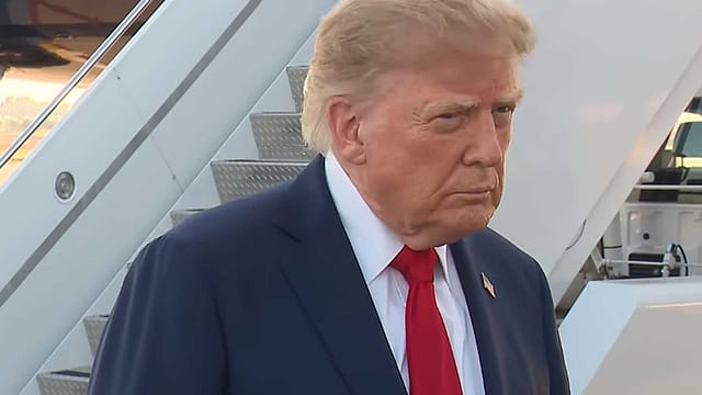 Donald Trump in a red tie, an accessory whose political obituary may be premature. As open collars gain ground on the US midterm campaign trail, the necktie still carries the visual language of power Donald Trump in a red tie, an accessory whose political obituary may be premature. As open collars gain ground on the US midterm campaign trail, the necktie still carries the visual language of power