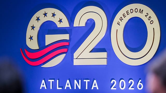 US hosts scrapped the customary group photograph at the G20 foreign ministers’ meeting in Atlanta on October 30 after European representatives objected to posing with Russian Foreign Minister Sergei Lavrov US hosts scrapped the customary group photograph at the G20 foreign ministers’ meeting in Atlanta on October 30 after European representatives objected to posing with Russian Foreign Minister Sergei Lavrov