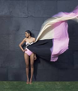 The age of the Sari Bikini